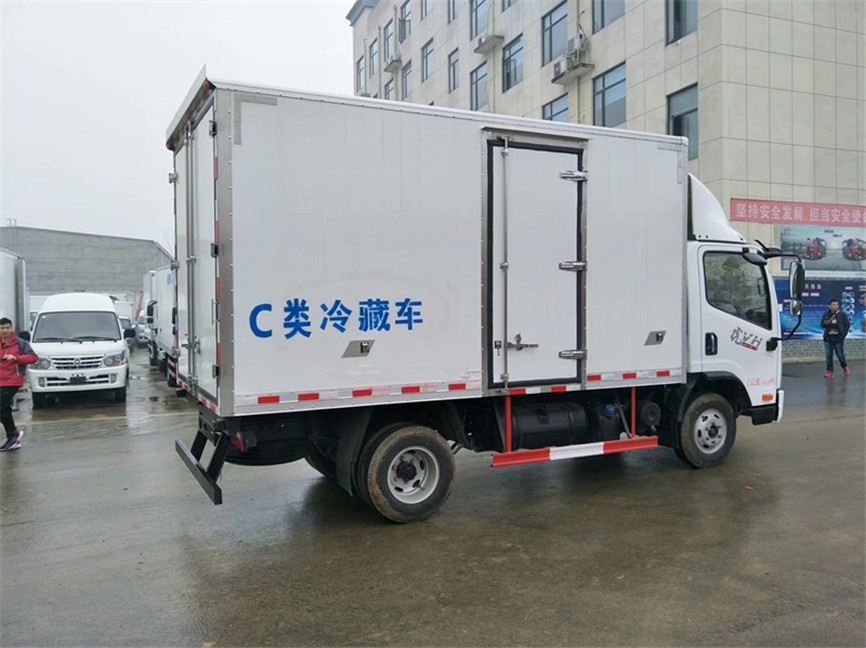 解放虎V 4.2米冷藏車